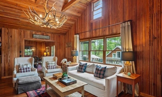Mirror Lake Casa | Highlands Cottage Retreat at Mirror Lake & Dog Friendly!!