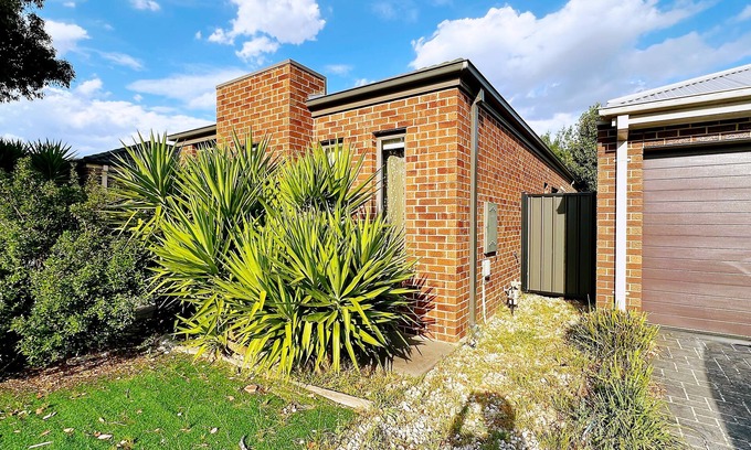 Craigieburn Casa | Highlands Home/3B2B1C/Evaporative Cooling/Playground Nearby/Shopping