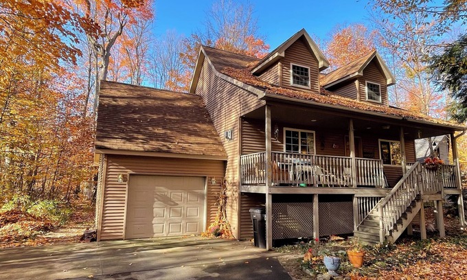 Cedar Chalet De Esquí | Highly rated 3 Bed,3 Bath, 0 cleaning fee dog friendly additional daily fee.