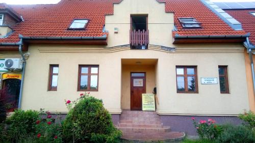 Kecskemet Casa | Highway House