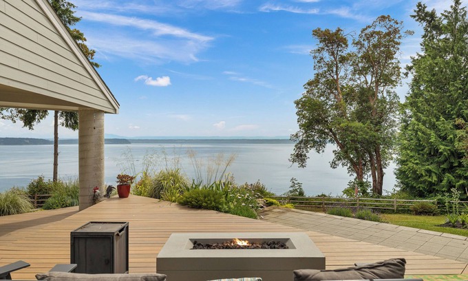 Kingston Casa | Hike, Bike & Explore: Oceanfront Kingston Getaway