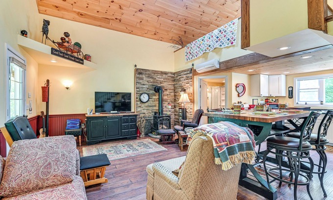 Dansville Cabina | Hike, Bike, Fish & More: Dansville Cabin w/Yard!