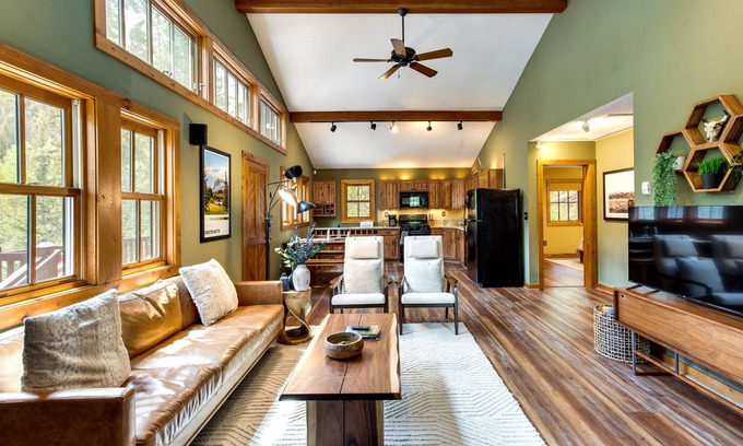 Almont Cabina | Hike, Bike, Raft: Colorado Home Near Crested Butte