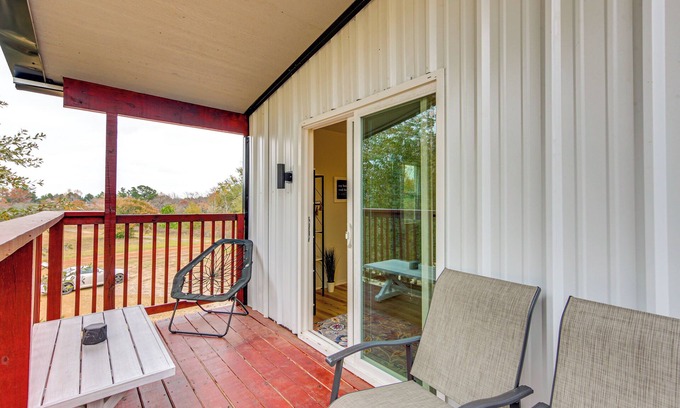 Tyler Cabina | Hike & Explore: 60-Acre Outdoor Retreat in Tyler!