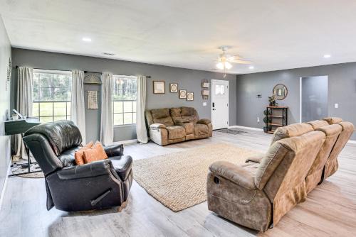 Silver Springs Casa | Hike, Fish and Explore Retreat in Silver Springs!