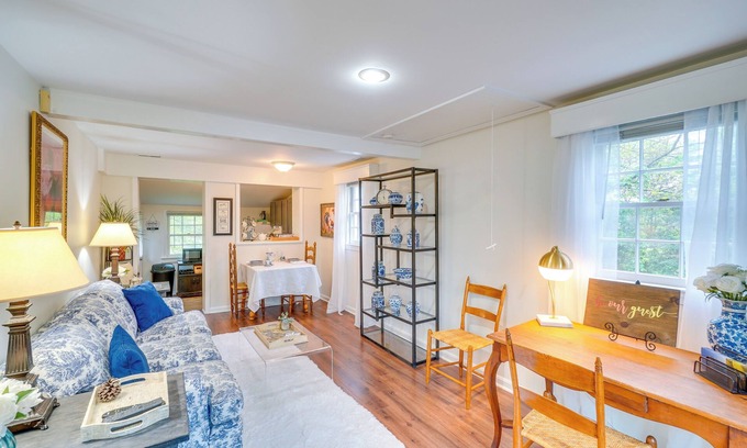 Leesburg Cabaña | Hike, Sip & Explore: Charming Waterford Cottage!