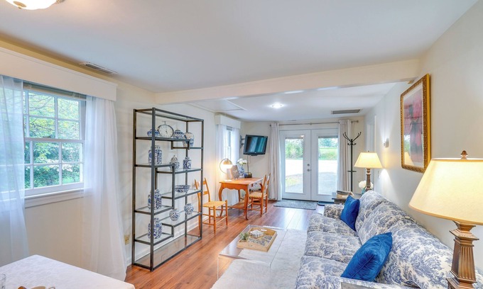 Waterford Cabaña | Hike, Sip & Explore: Charming Waterford Cottage!
