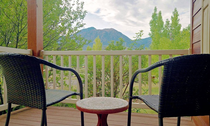 Cortez Casa | Cozy 1-BR Guest House near Mesa Verde Fast WiFi, A/C, Mountain Views