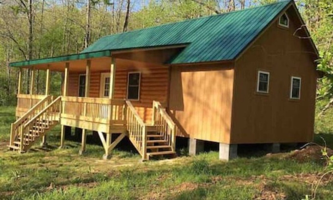 Pettigrew Cabina | Hiking, ATV riding, biking, rafting, cabin retreat!