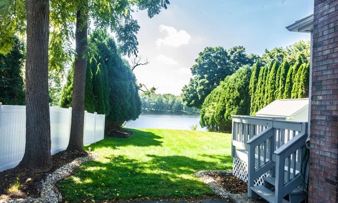 Thompsonville Casa | Retiro junto al río de Hilda