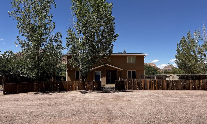 Hildale Casa | Hildale Haven A with hot tub, fire pit and views.