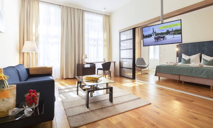 Landstrasse Hotel | HiLight Suites Hotel