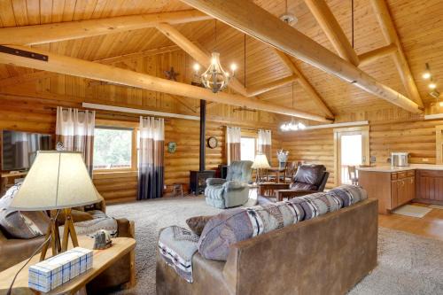 Hill City Casa | Hill City Log Cabin Along Newton Creek!