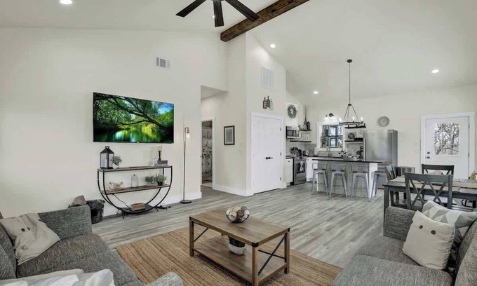 Fredericksburg Casa | Hill Country Hideaway with Fire Pit and Hot Tub!