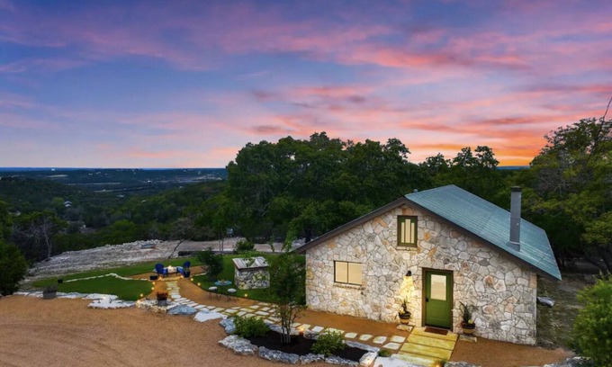 Kerrville Casa | Hill Country views, beautiful sunsets, private, and natural wildlife.