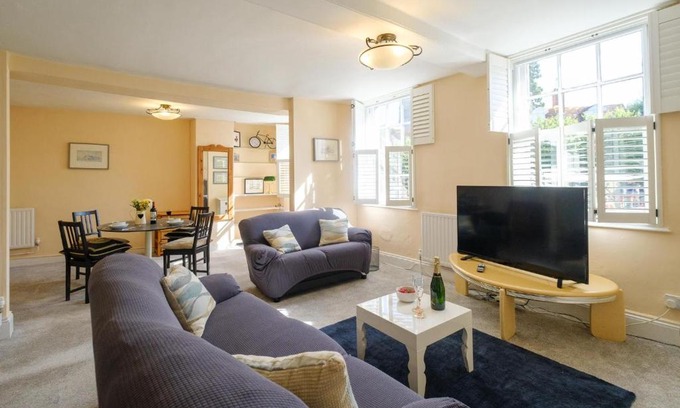 Framlingham Casa | Hill House Apartment