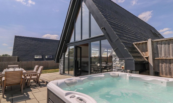 Llandrindod Wells Cabaña | HILL RADNOR - THE SHEEPFOLD, pet friendly in Llandrindod Wells
