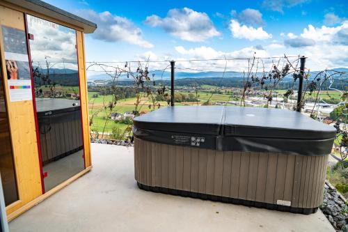 Novo Mesto Casa | Hill Stars House