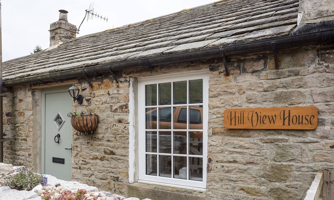 Lanehead Cabaña | HILL VIEW HOUSE, pet friendly, with open fire in St John's Chapel