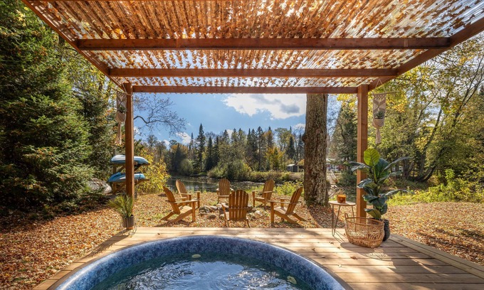 Minden Hills Cabaña | Hills Haven Luxury Cottage - Minden Hills Escape for the Nature Enthusiast