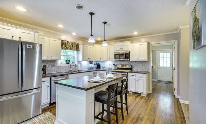 Hillsborough Casa | Hillsborough Vacation Rental ~ 18 Mi to Durham!