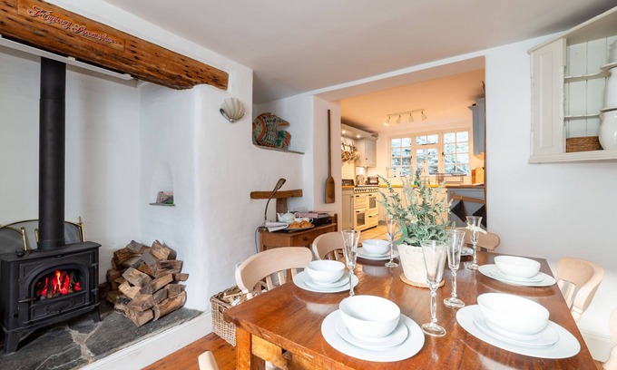 Portloe Casa | Hillside by Interhome