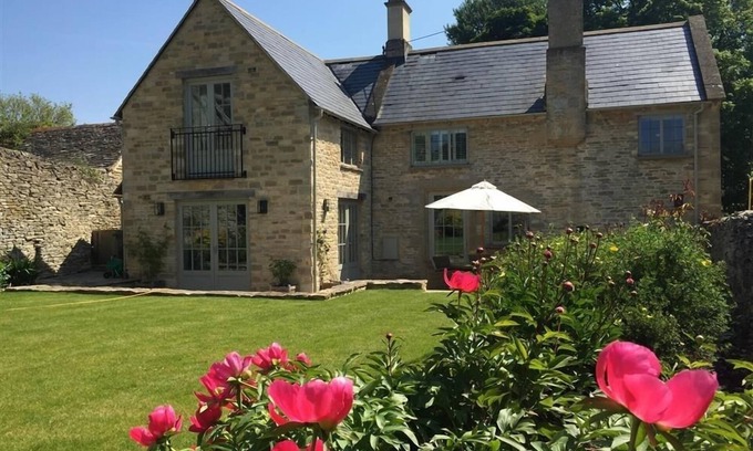 Burford Cabaña | Hillside Cottage