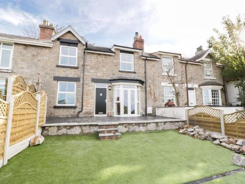 Prestatyn Casa | Hillside Cottage