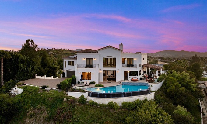 Poway Casa | Hillside Family Oasis: Infinity Pool & Sunset Spa