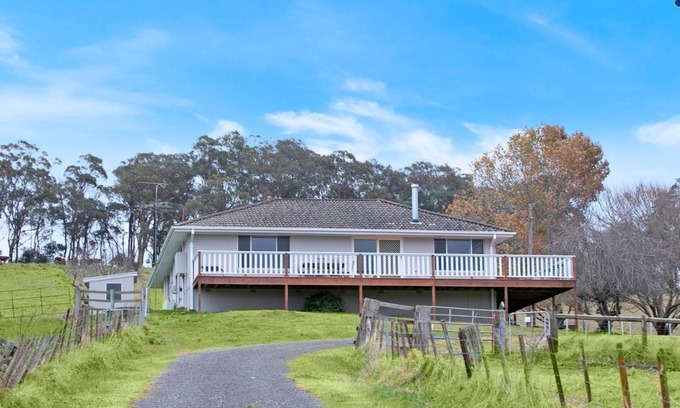 Mittagong Casa | Hillside Farm — Stay 3, Pay 2!