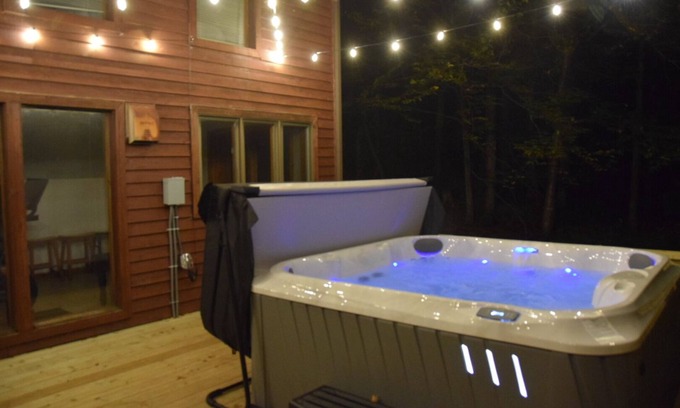 Old Timberline Cabina | Game room + EV Charger + 7 mins drive to Slopes
