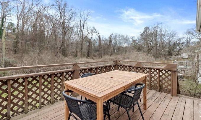 Lupton City Casa | Hillside Haven - affordable, and convenient