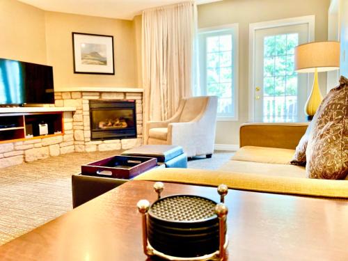 Oro-Medonte Apartamento | Hillside Haven: Carriage Club Resort Retreat