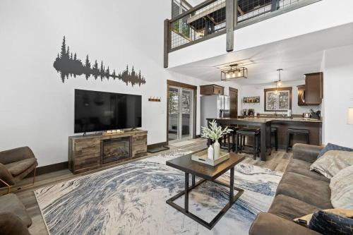 Deadwood Casa | Hillside Haven