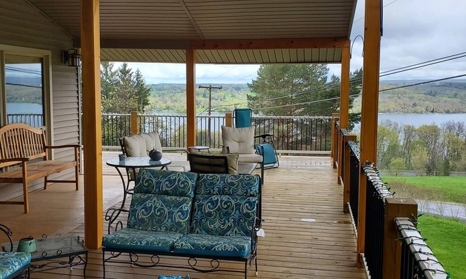 Penn Yan Casa | Hillside Haven