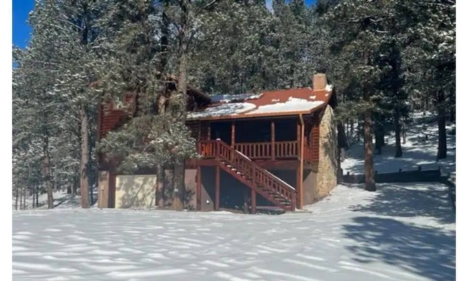 Angel Fire Cabina | Hillside Hideaway Cabin on two private acres