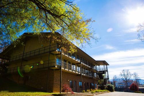 Lake Junaluska Hotel | Hillside Lodge