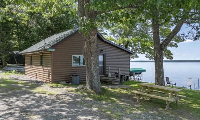 Phelps Cabina | Hillside Resort Cabin #8