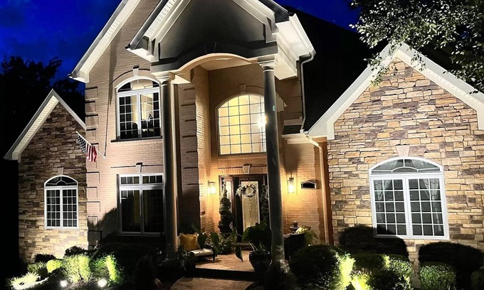 Latonia Casa | Hillside Retreat Paradise. Sleeps 16+. Awesome game room, hot tub & pool.