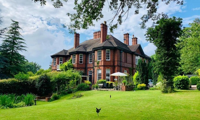 Pontefract Casa | Hillthorpe Manor by Maison Parfaite - Large Country House with Hot Tub