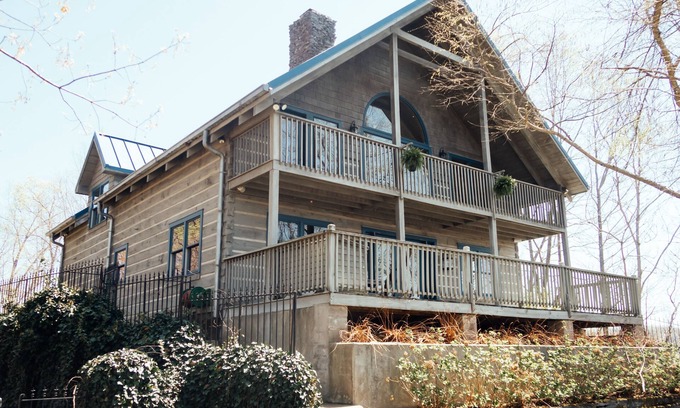 Baxter Cabina | Hilltop Cabin on Center Hill Lake