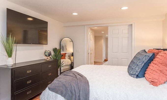 Cross Keys Casa | Hilltop Escape >1 mile from North River Close to North River, Hone Quarry