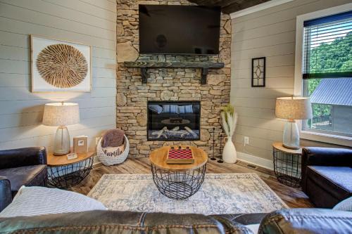 Sevierville Casa | Hilltop Haven By Avada Properties