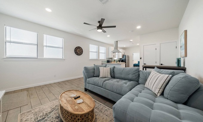 Lakeway Casa | Private Lake Travis, Couples Getaway