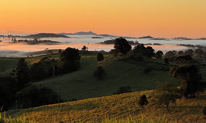 Jaggan Casa | Hilltop haven spectacular views on the edge of pure rainforest Malanda.