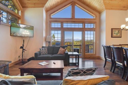 Truckee Casa | Hilltop Hideaway w Game Room & Forest Views