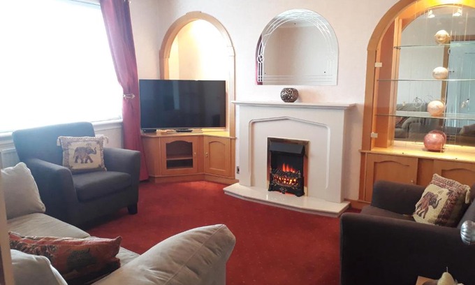 Airdrie Apartamento | Hilltop House