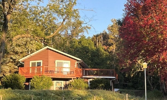 Whitewater Casa | Hilltop house overlooking Whitewater Lake with beach & boat access mins away.