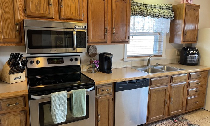 Mount Vision Casa | Hilltop House - Spectacular panoramic view, open deck w/ outside dining