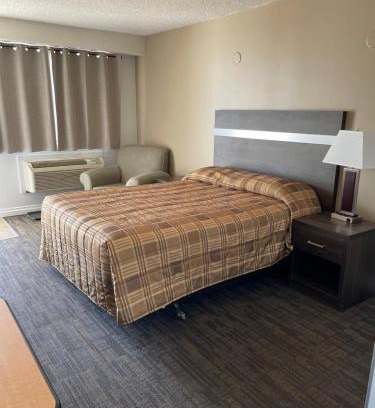 Elk Point Hotel | Hilltop Motor Inn